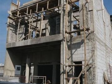 Rumah ala Eropa di Arcamanik Cisaranten Kota Bandung 2LT Dibawah 1M