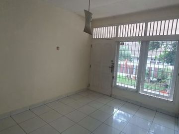 Rumah 1 Lt nego tipis dg 3 kamar tidur di Bintaro Sektor 1, KG-7854