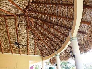 Casa de 4 recamaras, alberca y jacuzzi privado, gran terraza con palapa de doble