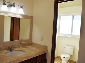 Casa de 4 recamaras, alberca y jacuzzi privado, gran terraza con palapa de doble