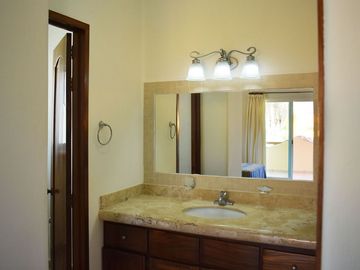 Casa de 4 recamaras, alberca y jacuzzi privado, gran terraza con palapa de doble