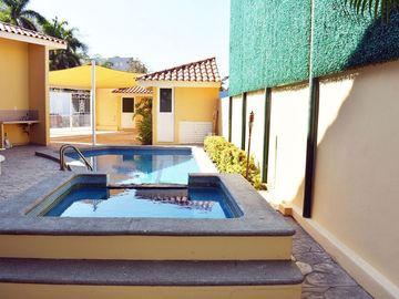 Casa de 4 recamaras, alberca y jacuzzi privado, gran terraza con palapa de doble