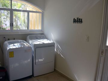 Casa de 4 recamaras, alberca y jacuzzi privado, gran terraza con palapa de doble