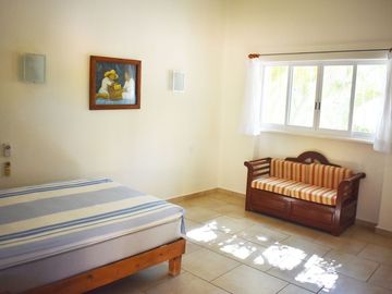Casa de 4 recamaras, alberca y jacuzzi privado, gran terraza con palapa de doble