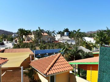 Casa de 4 recamaras, alberca y jacuzzi privado, gran terraza con palapa de doble