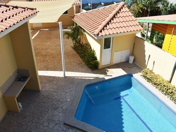 Casa de 4 recamaras, alberca y jacuzzi privado, gran terraza con palapa de doble