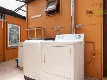 Casa en venta de 5 dorm. en Puerto Varas
