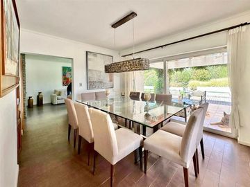 Venta Casa en 6 dormitorios, Piscina, Quincho. Talagante
