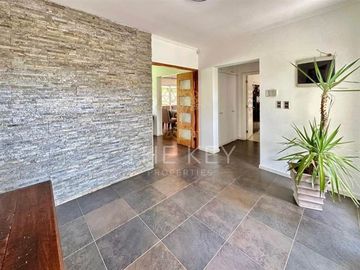 Venta Casa en 6 dormitorios, Piscina, Quincho. Talagante