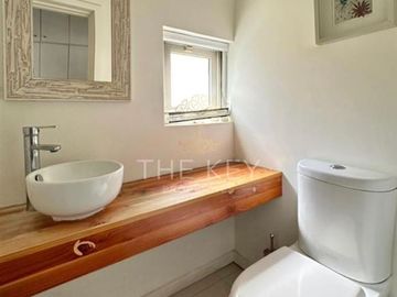Venta Casa en 6 dormitorios, Piscina, Quincho. Talagante