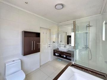 Venta Casa en 6 dormitorios, Piscina, Quincho. Talagante