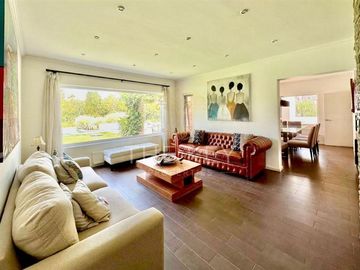 Venta Casa en 6 dormitorios, Piscina, Quincho. Talagante