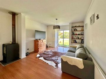 Venta Casa en 6 dormitorios, Piscina, Quincho. Talagante