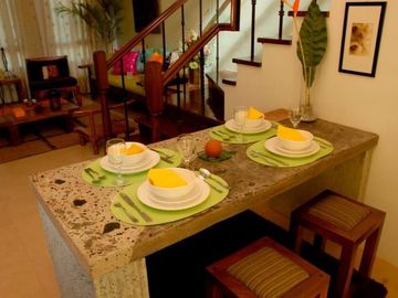 2 bedroom out of town villa with a prefect view of the golf course in Silang Cavite close to Sta. Rosa