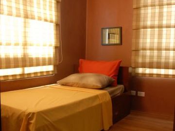 2 bedroom out of town villa with a prefect view of the golf course in Silang Cavite close to Sta. Rosa