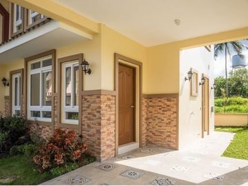 2 bedroom out of town villa with a prefect view of the golf course in Silang Cavite close to Sta. Rosa