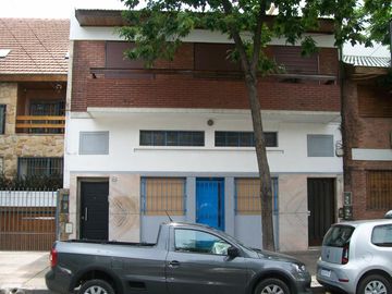 2 PH EN BLOCK AL FRTE. C/U C ENTR INDEP PB: GRAN LOFT Y 1R PISO TIPO CHALET 4 AMB