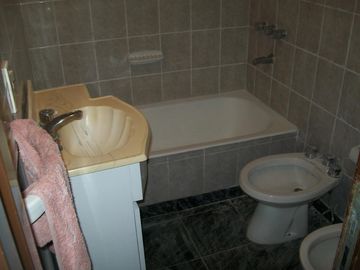 2 PH EN BLOCK AL FRTE. C/U C ENTR INDEP PB: GRAN LOFT Y 1R PISO TIPO CHALET 4 AMB