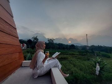 VILLA PREMIUM DI BATU DENGAN PRIVAT POOL DAN VIEW GUNUNG PANDERMAN