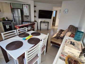 Venta - Departamento dos ambientes con balcón en ochava -  Bolívar 2795 - Zona Centro