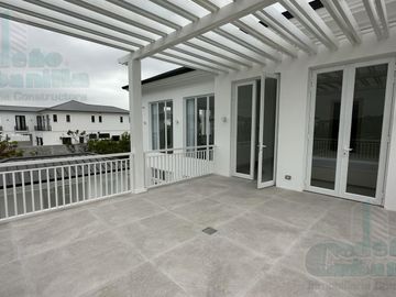 VENTA DE CASA DE ESTRENO URB. AIRES DEL BATAN,  VISTA AL LAGO