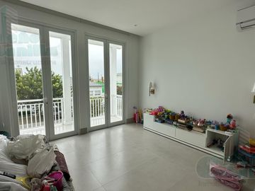 VENTA DE CASA DE ESTRENO URB. AIRES DEL BATAN,  VISTA AL LAGO