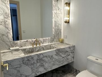 VENTA DE CASA DE ESTRENO URB. AIRES DEL BATAN,  VISTA AL LAGO