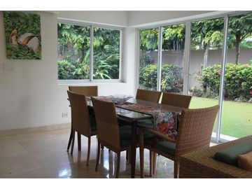 VENTA HERMOSA CASA COSTA DEL ESTE