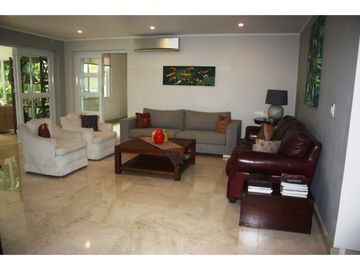 VENTA HERMOSA CASA COSTA DEL ESTE