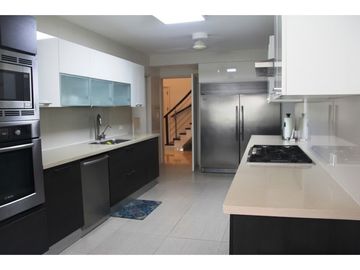 VENTA HERMOSA CASA COSTA DEL ESTE
