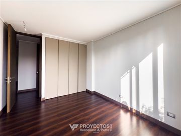 Depto en venta de 3 dorm +salita + jardines+ zócalo