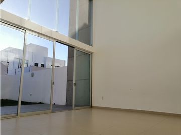 CASA EN VENTA CON ROOF GARDEN EN EL REFUGIO EL MARQUES QUERETARO GAA