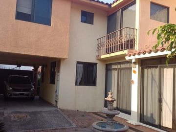Casa en venta en Las Fincas, Jiutepec  Casas y bienes raíces en venta al sureste de Cuernavaca, Morelos