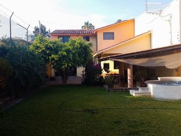 Casa en venta en Las Fincas, Jiutepec  Casas y bienes raíces en venta al sureste de Cuernavaca, Morelos