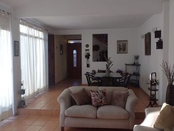 Casa en venta en Las Fincas, Jiutepec  Casas y bienes raíces en venta al sureste de Cuernavaca, Morelos