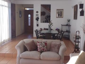 Casa en venta en Las Fincas, Jiutepec  Casas y bienes raíces en venta al sureste de Cuernavaca, Morelos