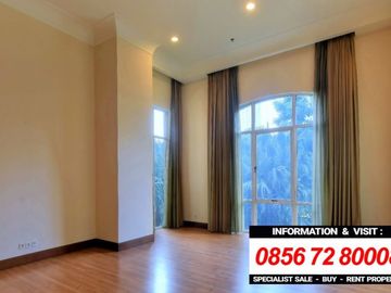 DIJUAL THE PAKUBUWONO RESIDENCES type TOWNHOUSE dgn PRIVATE POOL
