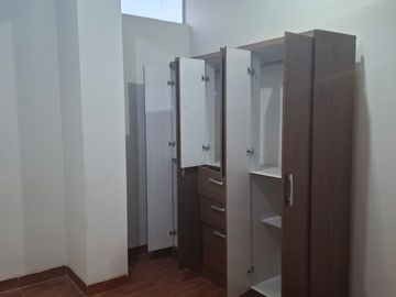 Se alquila acogedor minidepartamento en quinto piso en calle Eduardo Ordoñez - Chiclayo  ¡Ubicación céntrica y accesible!
Se ofrece en alquiler un pr