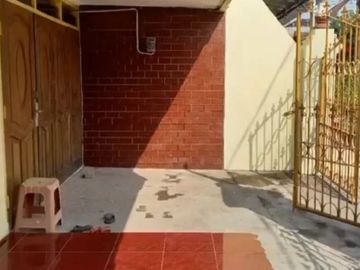 Disewakan Rumah 1,5 Lantai Bratang Gede, Surabaya Timur