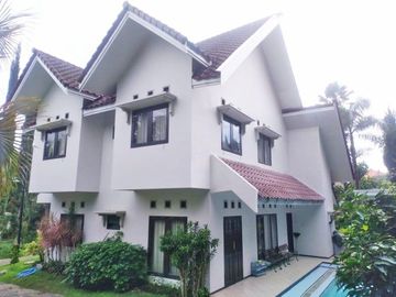 Rumah Villa + Kolam Luas 722 di Kusuma Agro kota Batu Malang