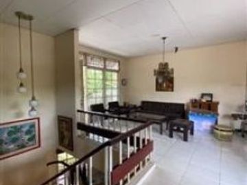 Rumah besar Luas Lebak bulus Jakarta Selatan