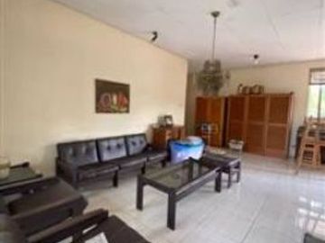 Rumah besar Luas Lebak bulus Jakarta Selatan