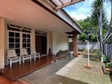 Rumah besar Luas Lebak bulus Jakarta Selatan