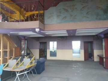Gedung bagus, parkir luas di Daan Mogot, Jakarta Barat