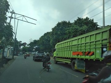 Gedung bagus, parkir luas di Daan Mogot, Jakarta Barat