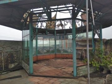 Gedung bagus, parkir luas di Daan Mogot, Jakarta Barat