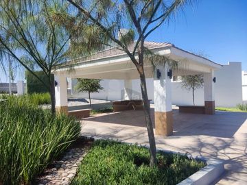 Casa en venta al poniente de Saltillo Villas Castellana modelo millán 2