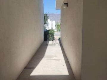 Casa en venta al poniente de Saltillo Villas Castellana modelo millán 2