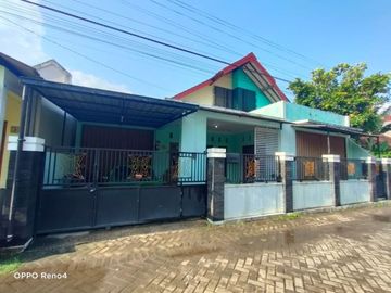Rumah Besar Popongan dekat kampus UGM