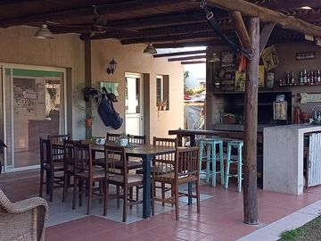 VENTA CASA 4 AMBIENTES EN DIQUE LUJÁN